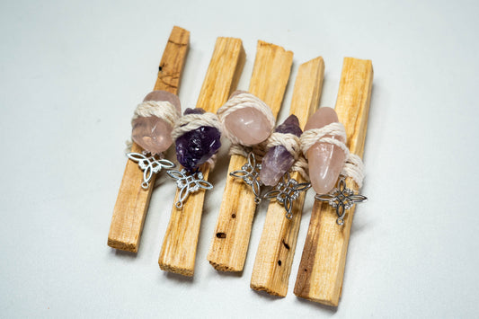 Palo santo con cuarzo natural y nudo de bruja